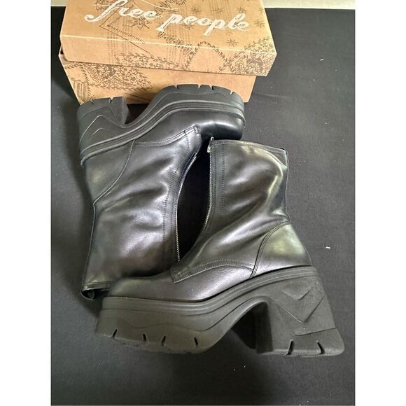 New Free People Myles Black Zip Front Platform Boots 8 - Picture 3 of 7